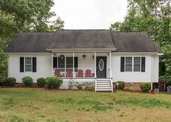 Pre-foreclosure in  BRISTLE CONE LN Ruther Glen, VA 22546