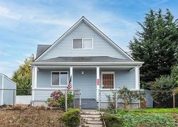 Pre-foreclosure in  E DIVISION LN Tacoma, WA 98404