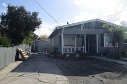 Pre-foreclosure in  ROSELAWN AVE Stockton, CA 95204