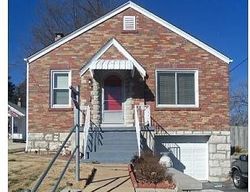 Pre-foreclosure in  W ARLEE AVE Saint Louis, MO 63125