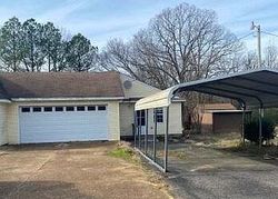 Pre-foreclosure in  EMBRY RD Byhalia, MS 38611