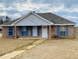 Pre-foreclosure in  RICHARD CV Pearl, MS 39208