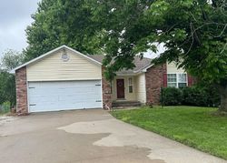 Pre-foreclosure in  IRIS AVE Saint Joseph, MO 64503