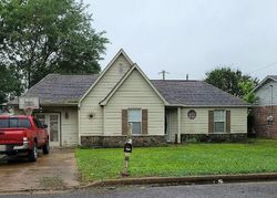 Pre-foreclosure in  RIGGAN DR Olive Branch, MS 38654