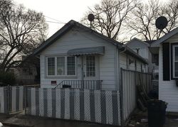 Pre-foreclosure in  MAPLE TER Staten Island, NY 10306