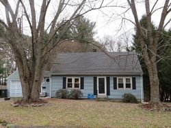 Pre-foreclosure Listing in SQUIRE LN BELLINGHAM, MA 02019