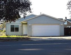 Pre-foreclosure in  SE 136TH AVE Portland, OR 97236