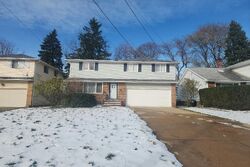 Pre-foreclosure in  GREENWOOD RD Euclid, OH 44117