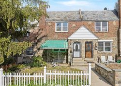 Pre-foreclosure in  BRIARCLIFF RD Upper Darby, PA 19082