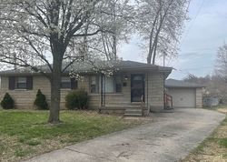 Pre-foreclosure in  JAMAICA DR Louisville, KY 40214