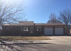 Pre-foreclosure in  LONG BLVD Garden City, KS 67846