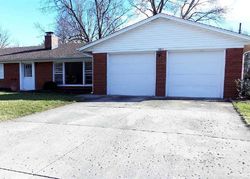 Pre-foreclosure in  W WOODWAY DR Muncie, IN 47304