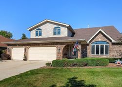 Pre-foreclosure in  ROSEWOOD LN Mokena, IL 60448