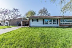 Pre-foreclosure in  FAIRWAY DR Rantoul, IL 61866