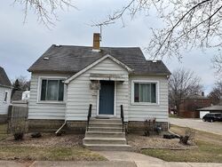 Pre-foreclosure in  S TRUMBULL AVE Evergreen Park, IL 60805