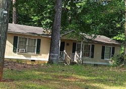 Pre-foreclosure in  LOWRY RD Grantville, GA 30220