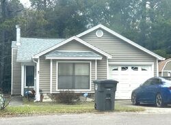 Pre-foreclosure in  KELLY WAY Valparaiso, FL 32580