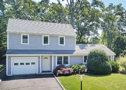 Pre-foreclosure in  S END CT Old Greenwich, CT 06870