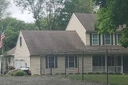 Pre-foreclosure in  THOMPSON ST New Haven, CT 06513