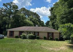 Pre-foreclosure in  HOWELLS FERRY RD Semmes, AL 36575