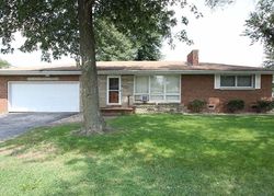 Pre-foreclosure in  ALPINE DR Godfrey, IL 62035