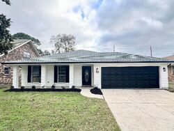 Pre-foreclosure in  NORMANDY DR Kenner, LA 70065