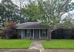 Pre-foreclosure in  FESTUS DR Greenwell Springs, LA 70739