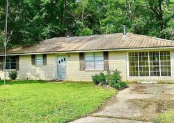 Pre-foreclosure in  WALKER RD N Walker, LA 70785