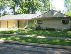 Pre-foreclosure in  E MAPLE GROVE AVE Fort Wayne, IN 46806