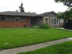 Pre-foreclosure in  SHADYWOOD LN Elk Grove Village, IL 60007