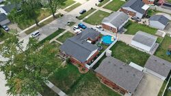 Pre-foreclosure in  HARTWELL DR Sterling Heights, MI 48312