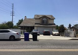 Pre-foreclosure in  HEMLOCK AVE Fontana, CA 92335