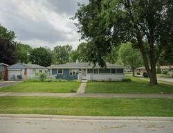 Pre-foreclosure in  E EISENHOWER AVE Palatine, IL 60074