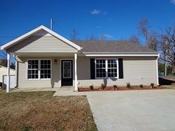 Pre-foreclosure in  WOODLAWN DR Madisonville, KY 42431