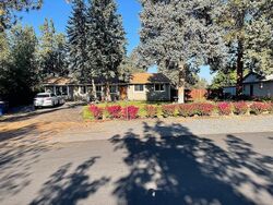 Pre-foreclosure in  WINDSOR DR Bend, OR 97702
