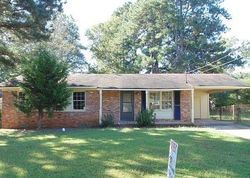 Pre-foreclosure in  PARKVIEW DR Griffin, GA 30224