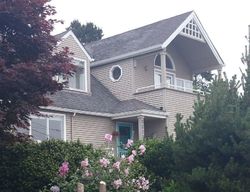 Pre-foreclosure in  29TH AVE W Seattle, WA 98199