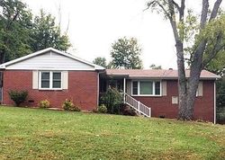 Pre-foreclosure in  HILLCREST DR S Madisonville, KY 42431