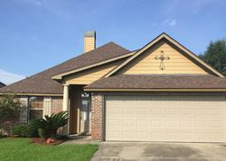 Pre-foreclosure in  COUNTRY MILE DR Youngsville, LA 70592