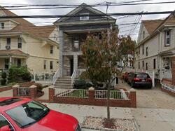 Pre-foreclosure in  96TH ST Woodhaven, NY 11421
