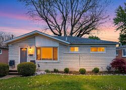 Pre-foreclosure in  HENRY RUFF RD Garden City, MI 48135
