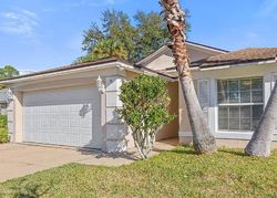 Pre-foreclosure in  ROUND TREE DR Palm Coast, FL 32164