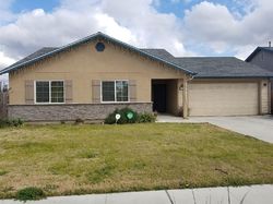 Pre-foreclosure in  EATON ST Tulare, CA 93274