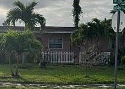 Pre-foreclosure in  SW 106TH AVE Miami, FL 33176