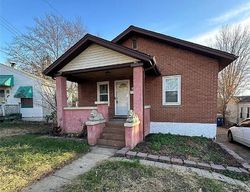 Pre-foreclosure in  DAMMERT AVE Saint Louis, MO 63125