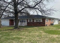 Pre-foreclosure in  N CRESTVIEW AVE Ash Grove, MO 65604