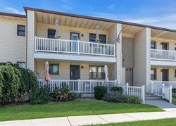 Pre-foreclosure in  WHARFSIDE DR Monmouth Beach, NJ 07750