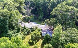 Pre-foreclosure in  BOYCE LN Farmingdale, NJ 07727