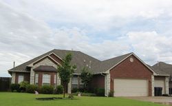 Pre-foreclosure in  GRANITE PL Edmond, OK 73012