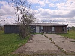 Pre-foreclosure in  E 263RD ST S Porum, OK 74455